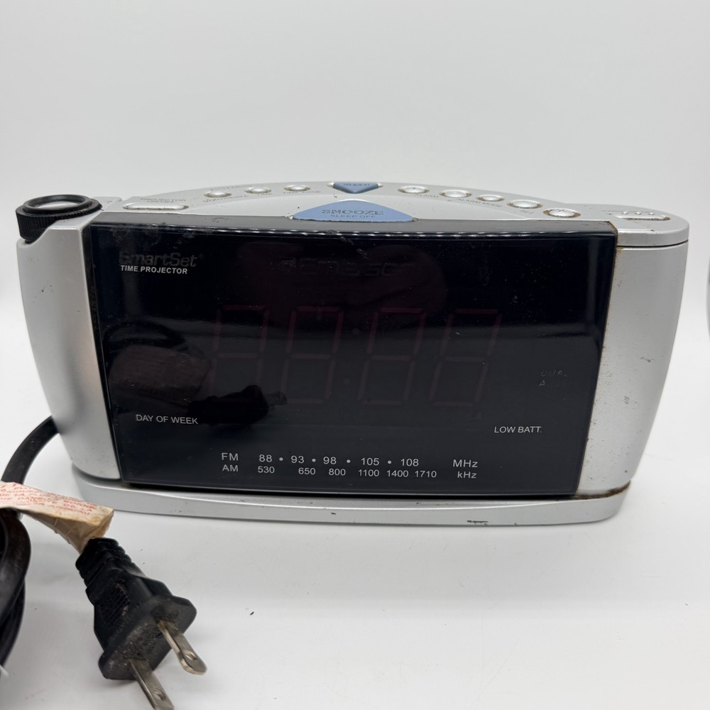 Emerson CKS3516 SmartSet Projection Alarm Clock AM/FM Radio Dual Alarm - Silver